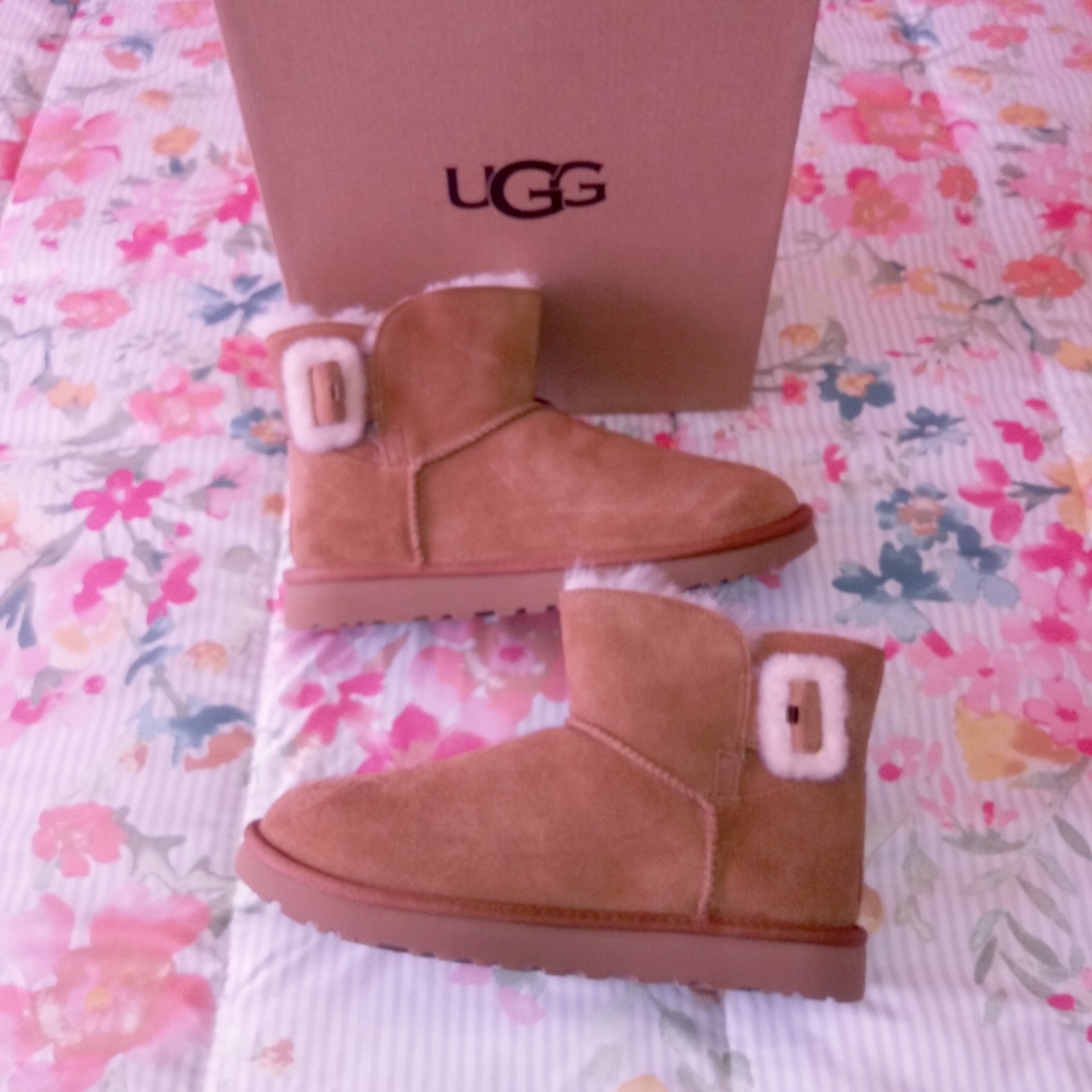 UGG Mini Bailey Fluffy Buckle Boots - Picture 8 of 10